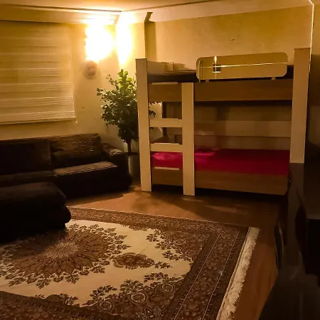 With Garden For A Family Vacation Apartamento